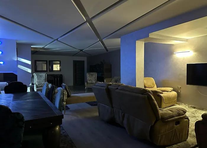Trio Villa With Falls In Compound فلا بحديقة كبيره وشلالات صناعية