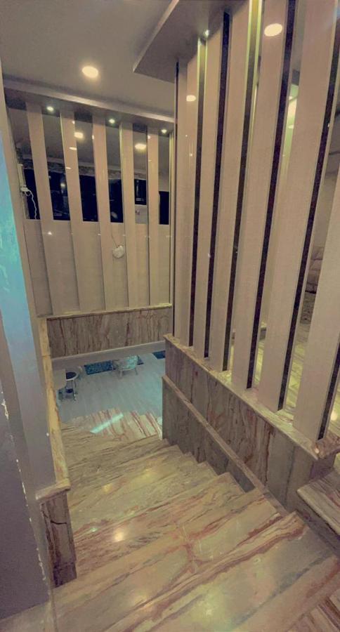 Villa Trio With Falls In Compound فلا بحديقة كبيره وشلالات صناعية *