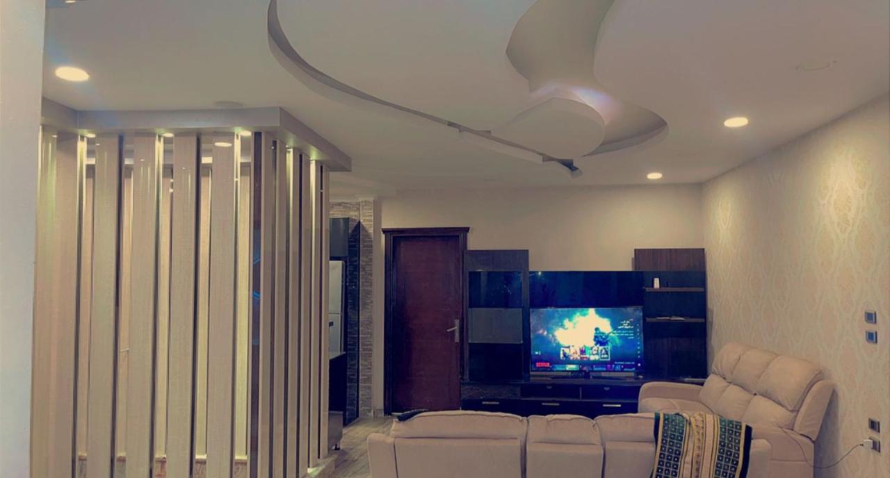 Villa Trio With Falls In Compound فلا بحديقة كبيره وشلالات صناعية