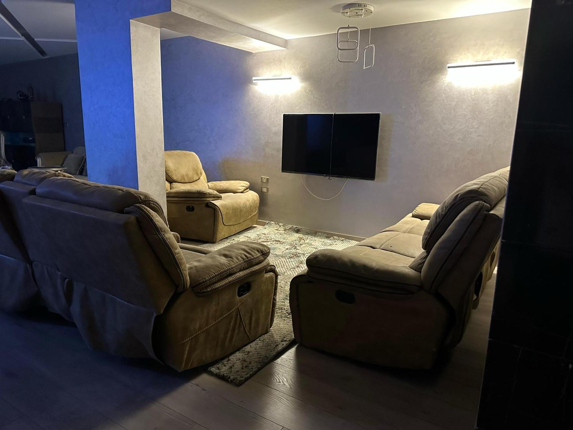 Trio With Falls In Compound فلا بحديقة كبيره وشلالات صناعية Villa *