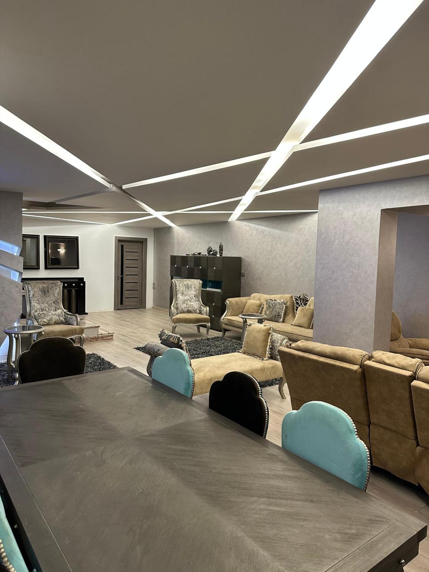 Trio With Falls In Compound فلا بحديقة كبيره وشلالات صناعية Villa *
