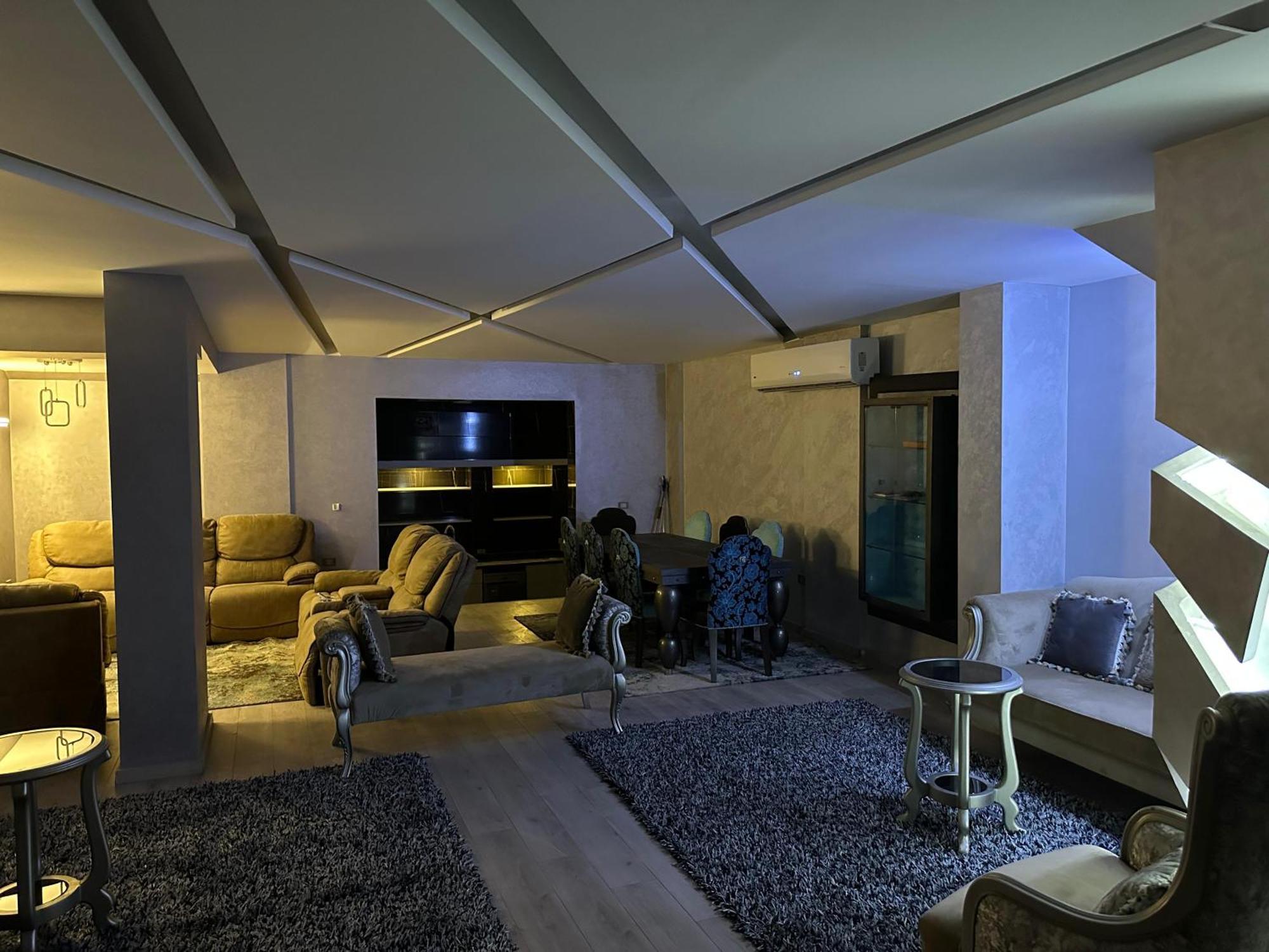 Trio With Falls In Compound فلا بحديقة كبيره وشلالات صناعية Villa Sheikh Zayed City