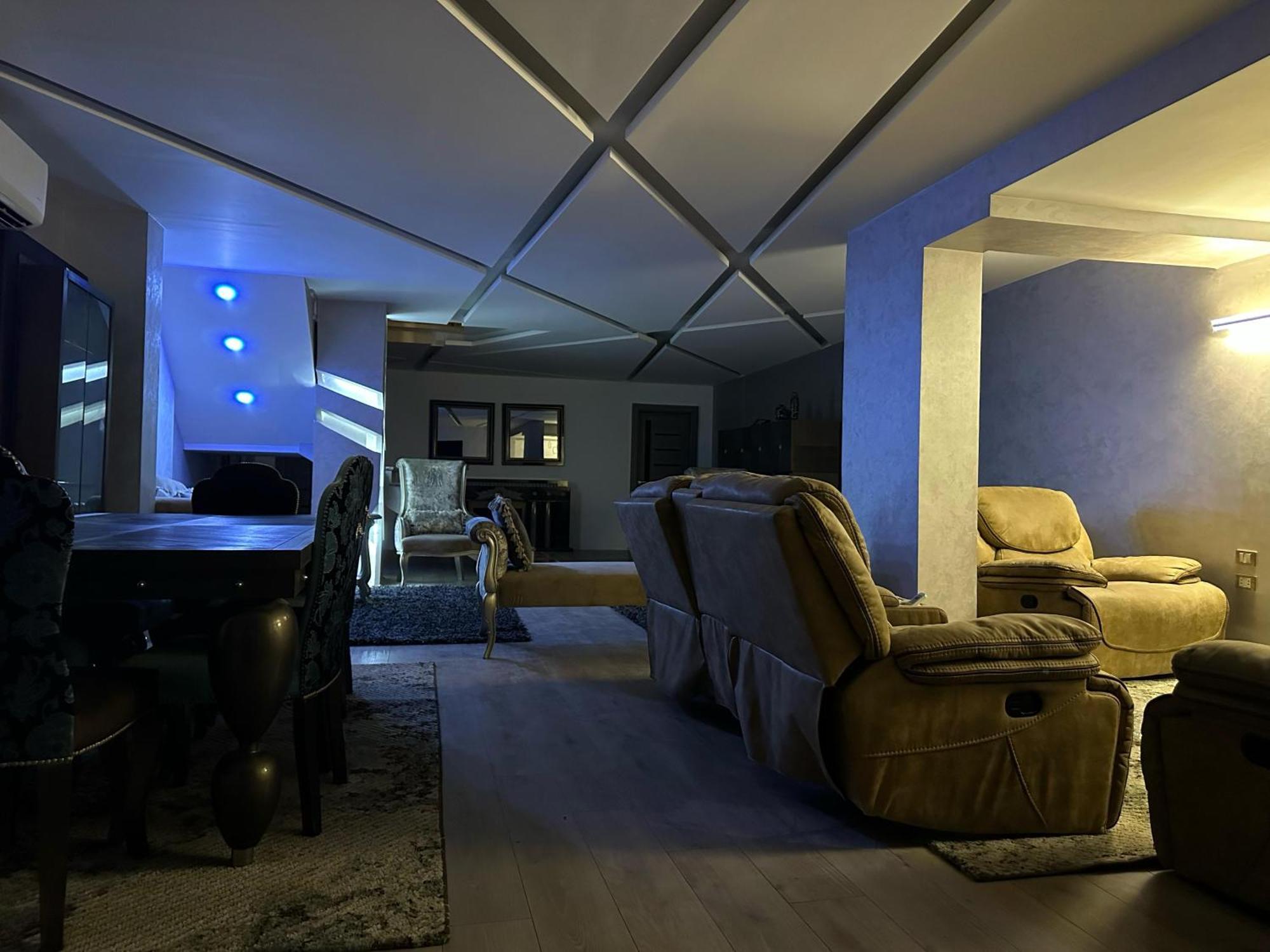 Trio With Falls In Compound فلا بحديقة كبيره وشلالات صناعية Villa *