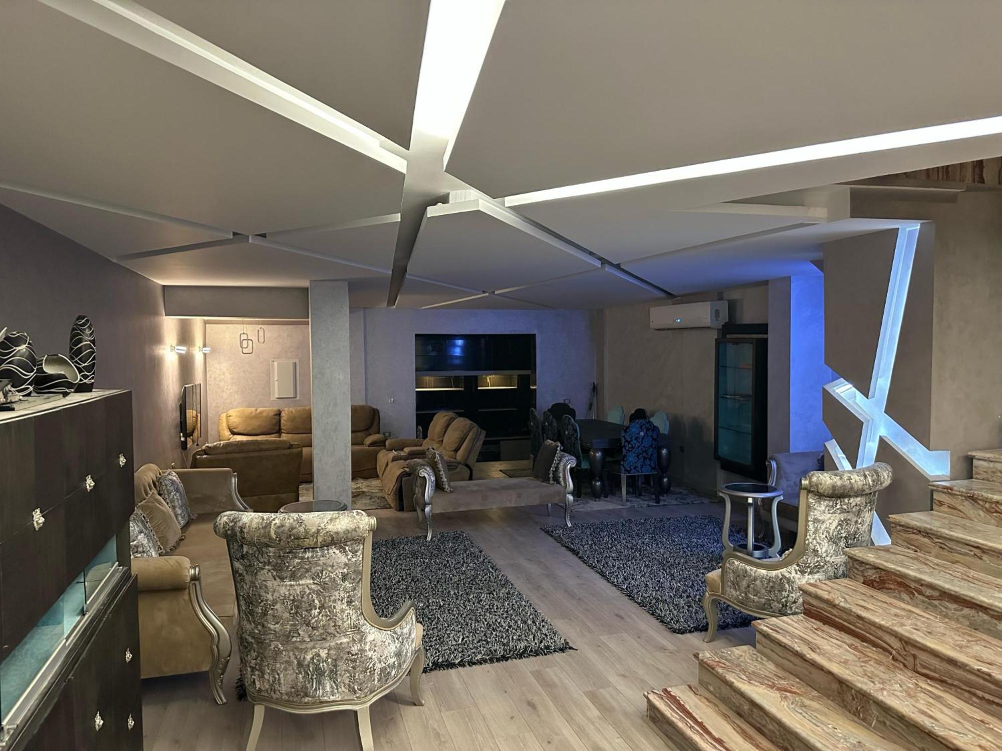 Trio With Falls In Compound فلا بحديقة كبيره وشلالات صناعية Sheikh Zayed City