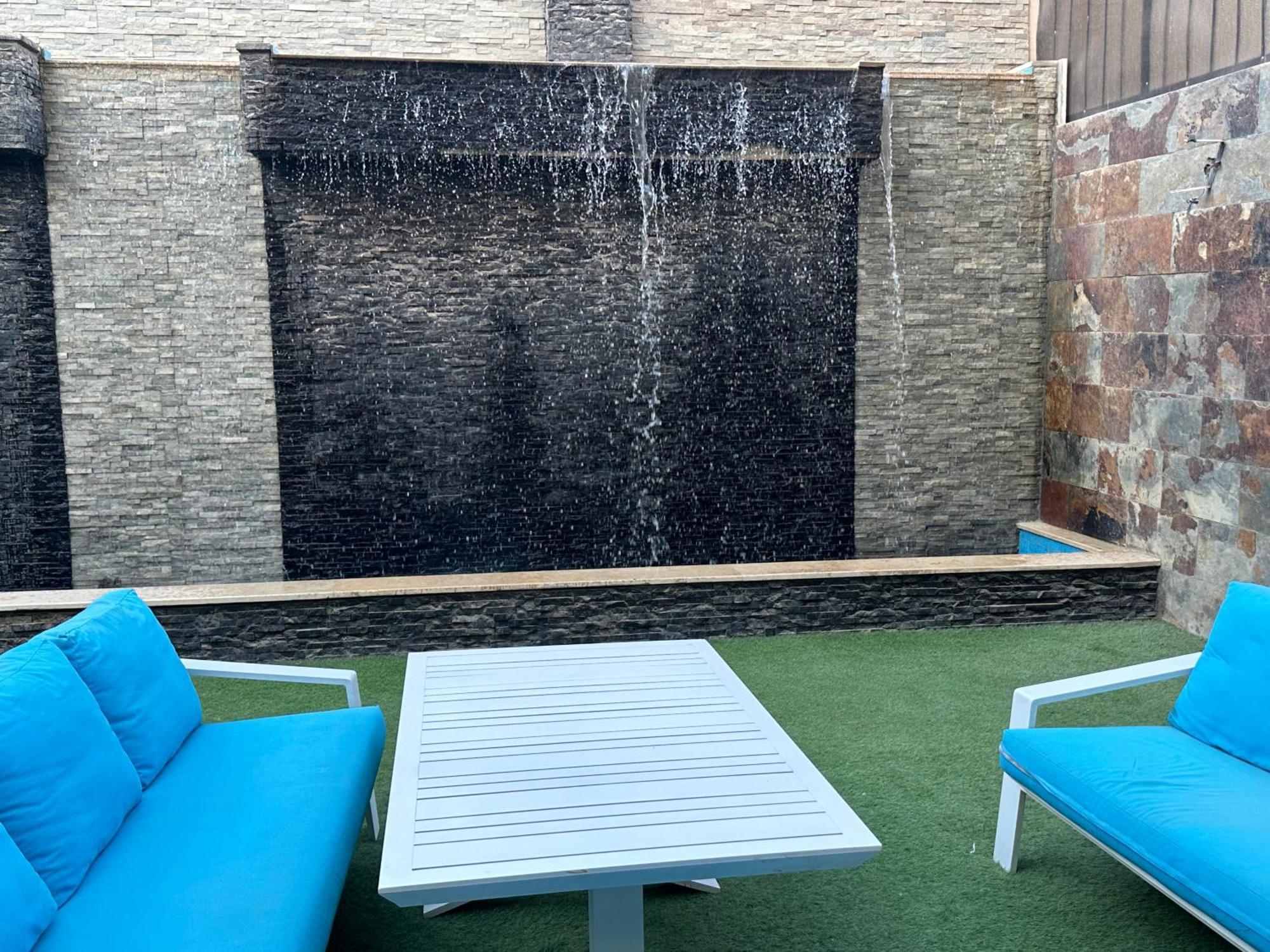 Trio With Falls In Compound فلا بحديقة كبيره وشلالات صناعية Sheikh Zayed City