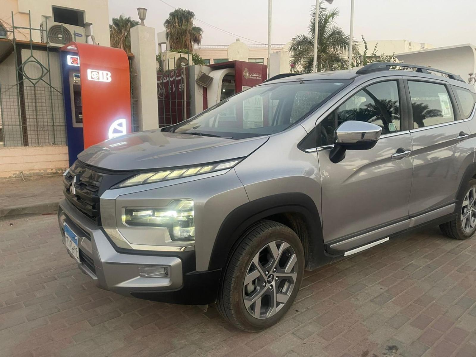 Trio With Falls In Compound فلا بحديقة كبيره وشلالات صناعية * Sheikh Zayed City